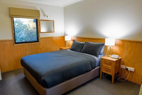Cradle Mountain Wilderness Village (Lorinna)